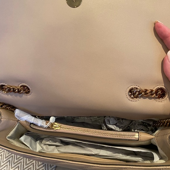 Sold Kira Chevron Leather Crossbody Bag - Picture 3 of 8